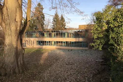 Le bâtiment 96 (bâtiment des 2èmes)
